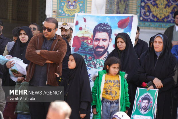 مراسم سالگرد شهید داوود جعفری در حرم شاهچراغ(ع)