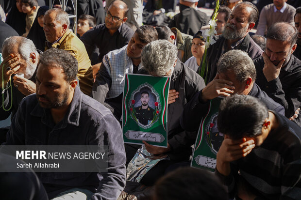 مراسم سالگرد شهید داوود جعفری در حرم شاهچراغ(ع)