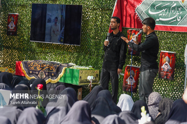 مراسم سالگرد شهید داوود جعفری در حرم شاهچراغ(ع)