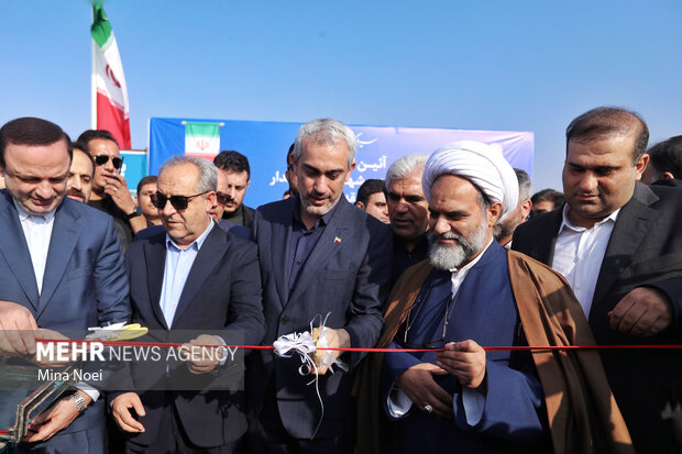 سفر وزیر اقتصاد و دارایی به ارس