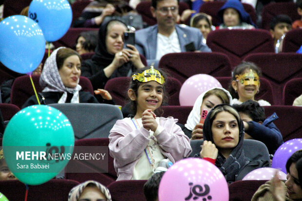 یوز به کرمانشاه رسید؛ اکران ویژه انیمیشن یوز در کرمانشاه