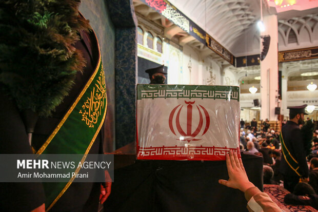 وداع با شهدای گمنام در حرم حضرت معصومه(س)