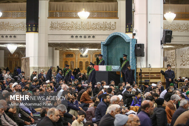 وداع با شهدای گمنام در حرم حضرت معصومه(س)
