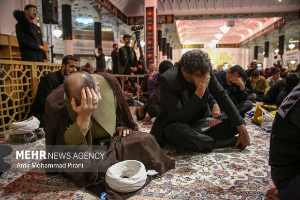 وداع با شهدای گمنام در حرم حضرت معصومه(س)