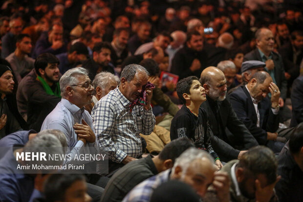 وداع با شهدای گمنام در حرم حضرت معصومه(س)