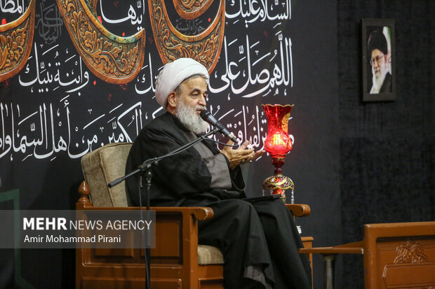 وداع با شهدای گمنام در حرم حضرت معصومه(س)