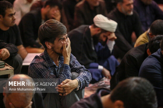 وداع با شهدای گمنام در حرم حضرت معصومه(س)