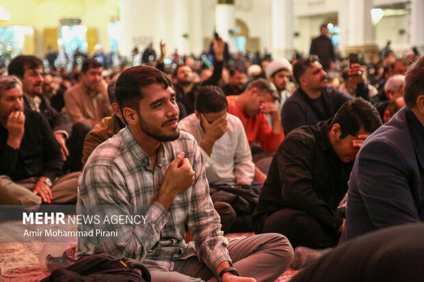 وداع با شهدای گمنام در حرم حضرت معصومه(س)