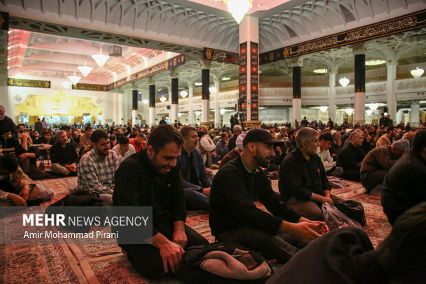 وداع با شهدای گمنام در حرم حضرت معصومه(س)