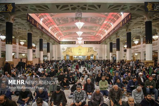 وداع با شهدای گمنام در حرم حضرت معصومه(س)