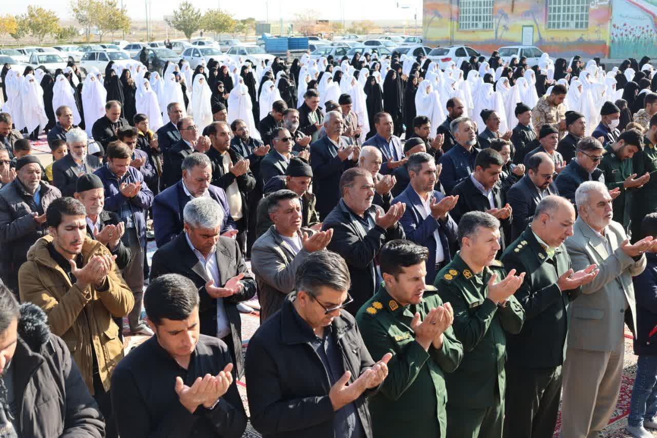 نماز طلب باران در ورزنه برگزار شد