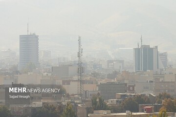 آلودگی هوا  مسابقات فوتبال استان تهران را تعطیل کرد