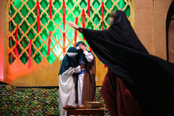 اقامه عزای حضرت زهرا(س) و نمایش از غبار تا آئینه در قم