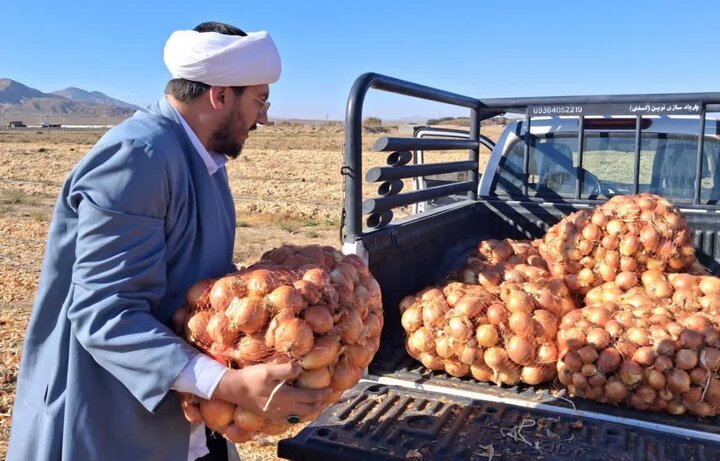 اجرای طرح جمع‌آوری زکات پیاز در میامی