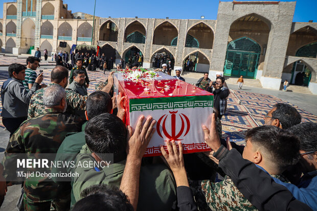 اقامه نماز طلب باران در محمدآباد یزد