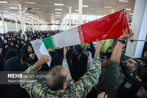 اقامه نماز طلب باران در محمدآباد یزد