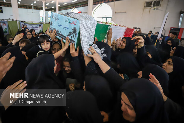 اقامه نماز طلب باران در محمدآباد یزد