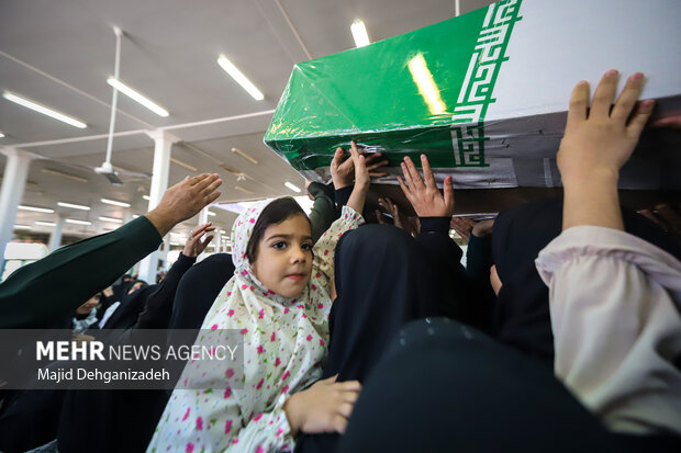 اقامه نماز طلب باران در محمدآباد یزد