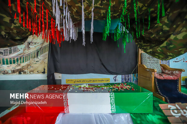 اقامه نماز طلب باران در محمدآباد یزد