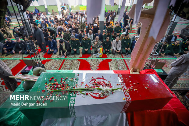 اقامه نماز طلب باران در محمدآباد یزد