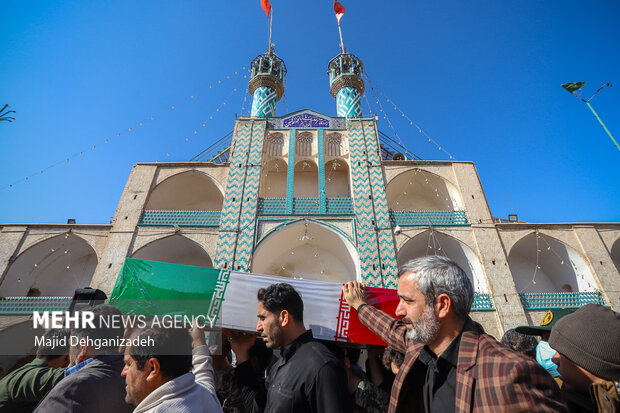 اقامه نماز طلب باران در محمدآباد یزد