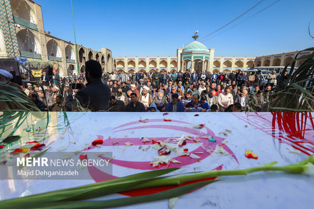 اقامه نماز طلب باران در محمدآباد یزد