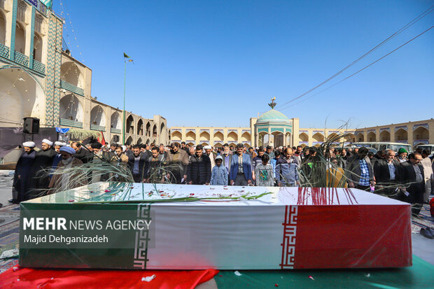 اقامه نماز طلب باران در محمدآباد یزد