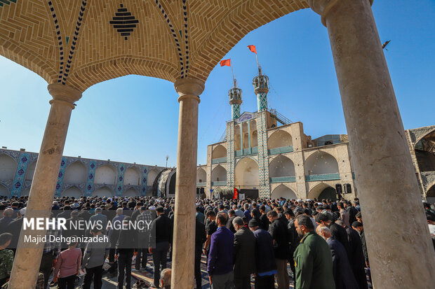 اقامه نماز طلب باران در محمدآباد یزد