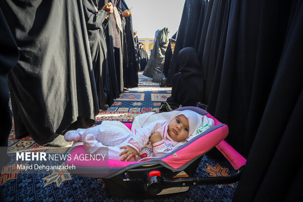 اقامه نماز طلب باران در محمدآباد یزد