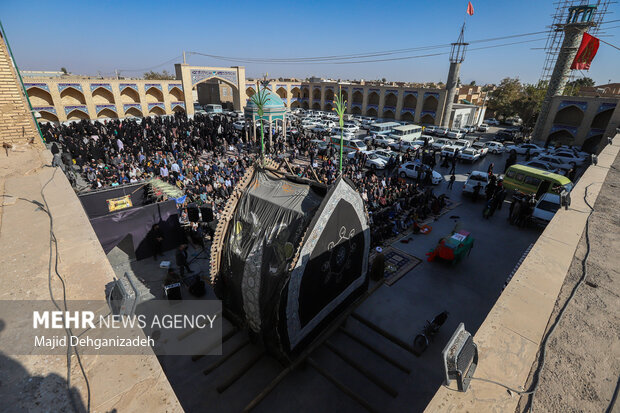 اقامه نماز طلب باران در محمدآباد یزد