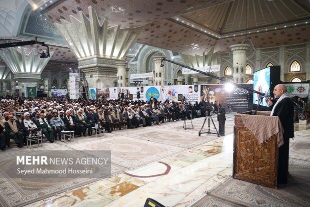 گردهمایی دانشجویان و طلاب بسیجی با حضور رئیس مجلس