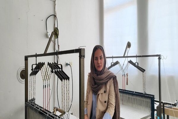 بافتن رؤیا با نخهای پنبهای؛ موفقیت یک خانواده در احیای هنر بومی