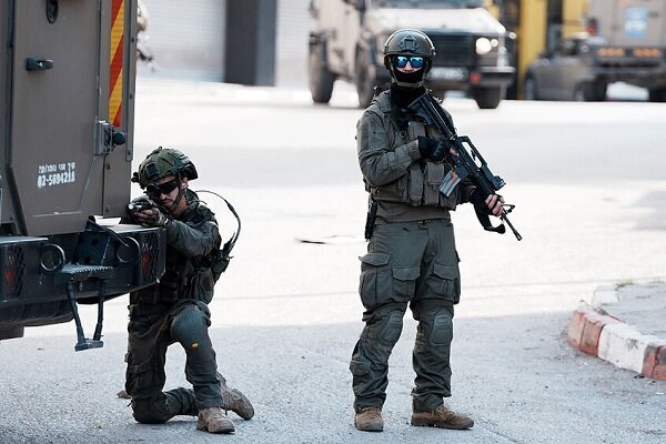 Israeli forces kill 2 Palestinians in holy Quds