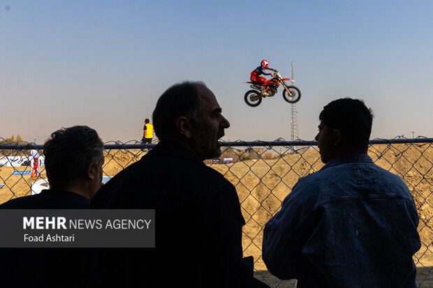 مسابقه موتور کراس قهرمانی کشور