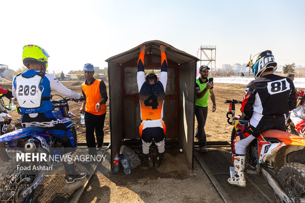 مسابقه موتور کراس قهرمانی کشور