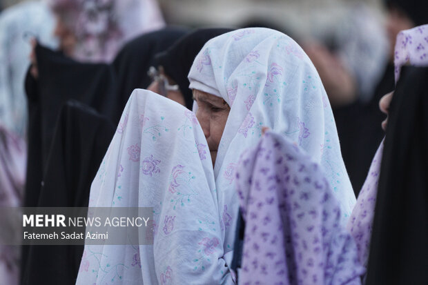 اقامه نماز باران در مسجد مقدس جمکران