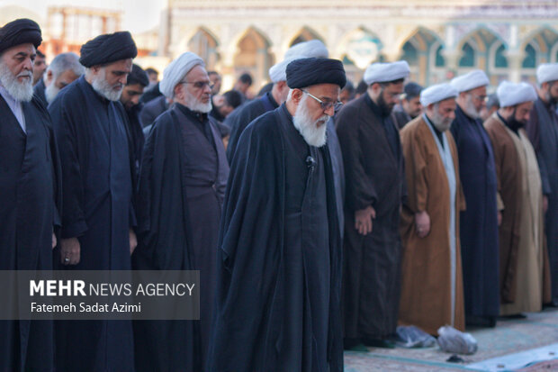 اقامه نماز باران در مسجد مقدس جمکران