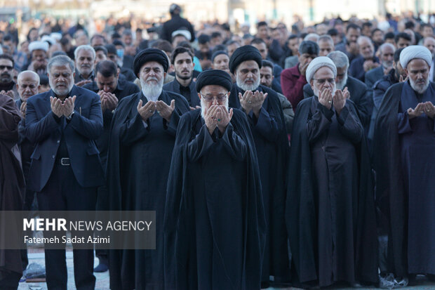 اقامه نماز باران در مسجد مقدس جمکران