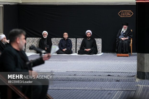 اولین شب مراسم عزاداری ایام شهادت حضرت فاطمةالزهرا (س) در حسینیه امام خمینی(ره)