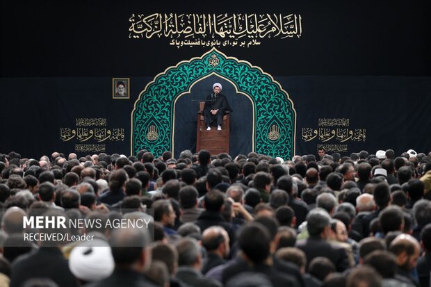 اولین شب مراسم عزاداری ایام شهادت حضرت فاطمةالزهرا (س) در حسینیه امام خمینی(ره)