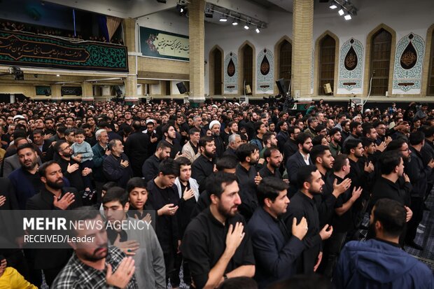 اولین شب مراسم عزاداری ایام شهادت حضرت فاطمةالزهرا (س) در حسینیه امام خمینی(ره)