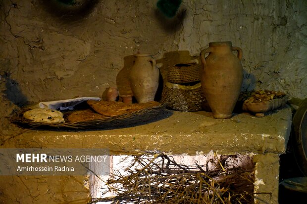 نمایشگاه فاطمیه راه نجات در بیرجند