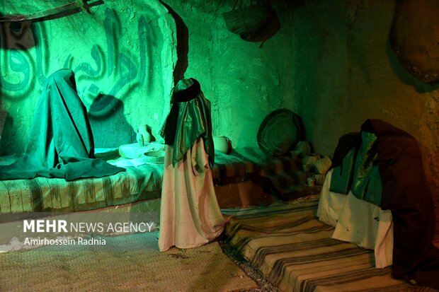 نمایشگاه فاطمیه راه نجات در بیرجند