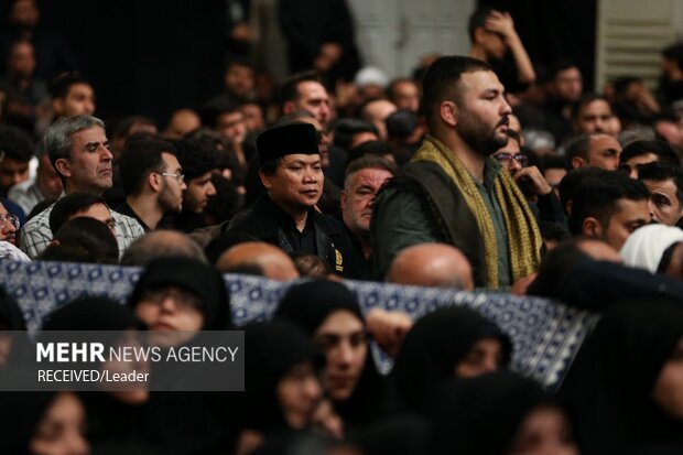 اولین شب مراسم عزاداری ایام شهادت حضرت فاطمةالزهرا (س) در حسینیه امام خمینی(ره)