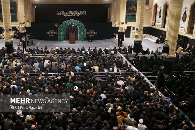 اولین شب مراسم عزاداری ایام شهادت حضرت فاطمةالزهرا (س) در حسینیه امام خمینی(ره)