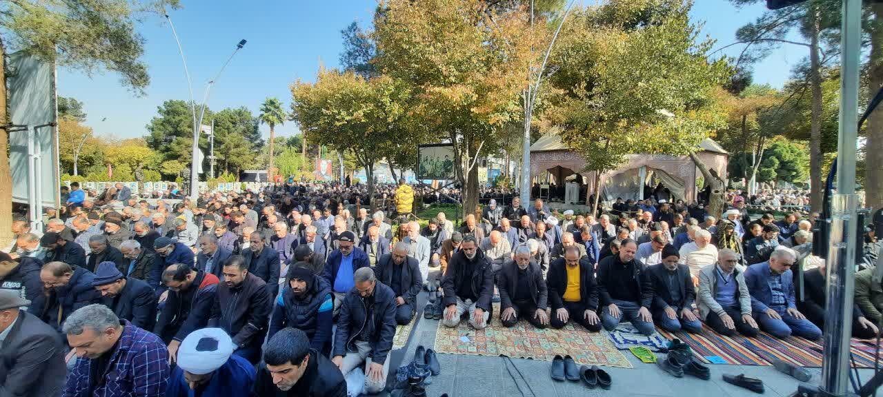 نماز باران در گلستان شهدای اصفهان اقامه شد