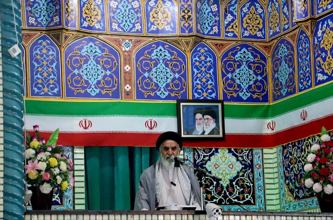 موسوی: دشمن با فشار اقتصادی به‌دنبال جدایی مردم از انقلاب است