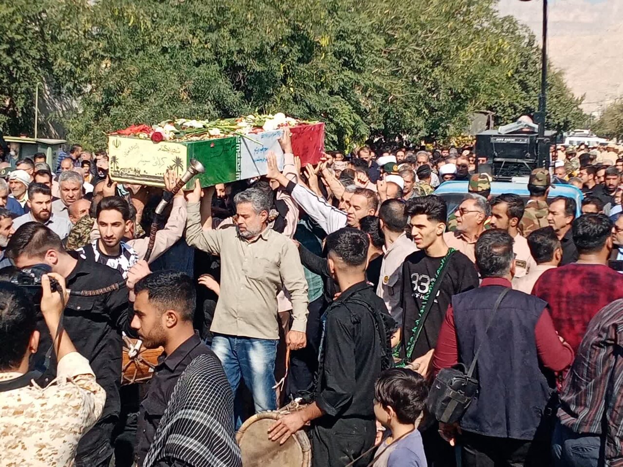 برگزاری آیین استقبال از شهید گمنام در کازرون برگزاری آیین استقبال از شهید گمنام در کازرون