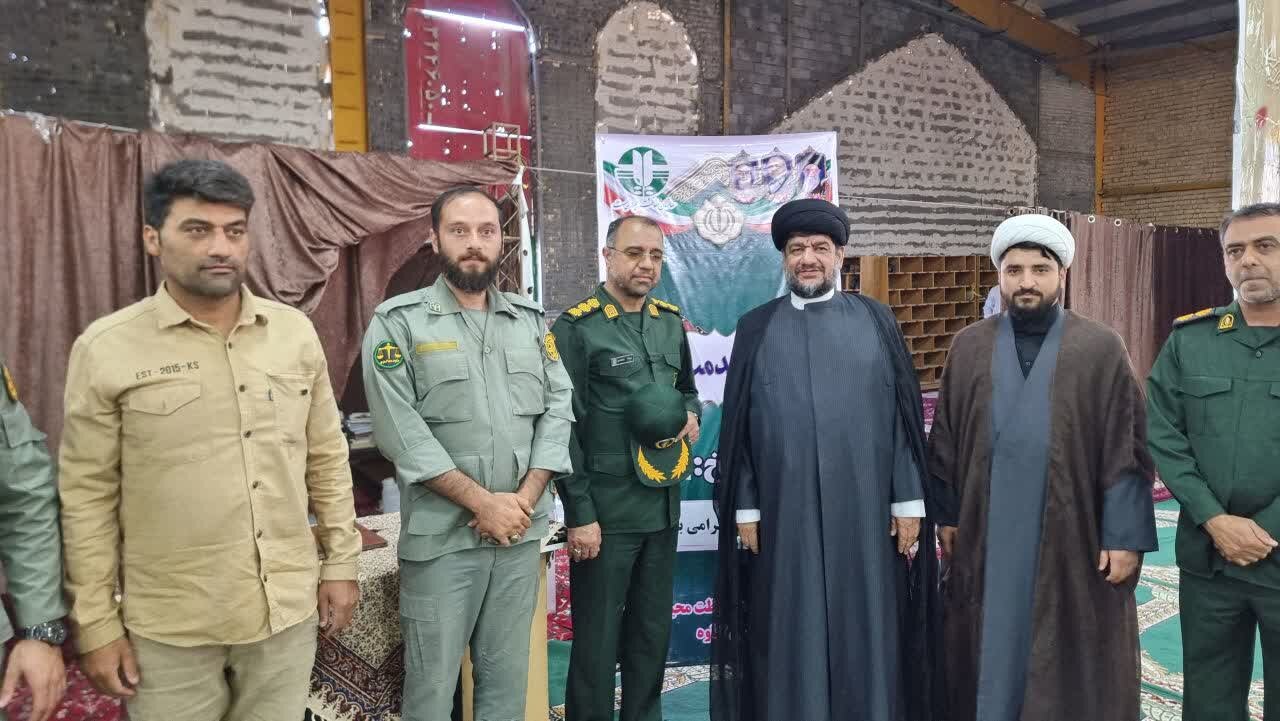 میز خدمت ادارات در گناوه برپا شد میز خدمت ادارات د گناوه برپا شد