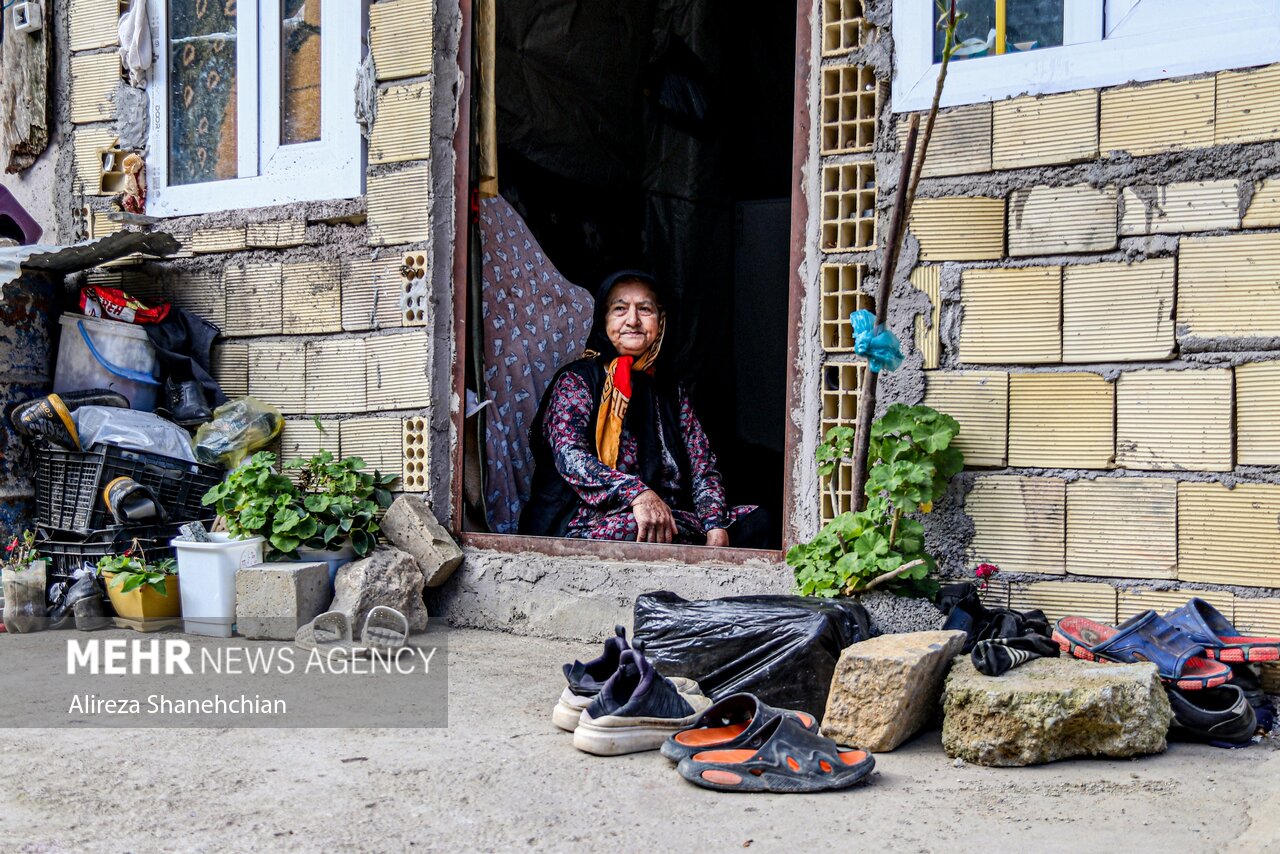 امیدهایی روی خاکستر؛ وقتی دهکده چوبی گیلان هنوز نیمهجان است